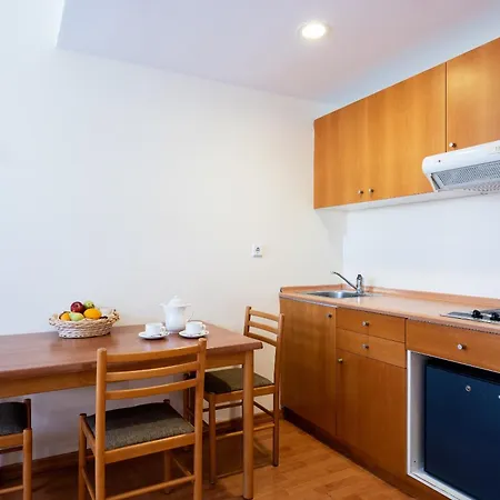 Hotel Angela Downtown 3*