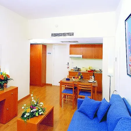 Angela Downtown Hotel 3*