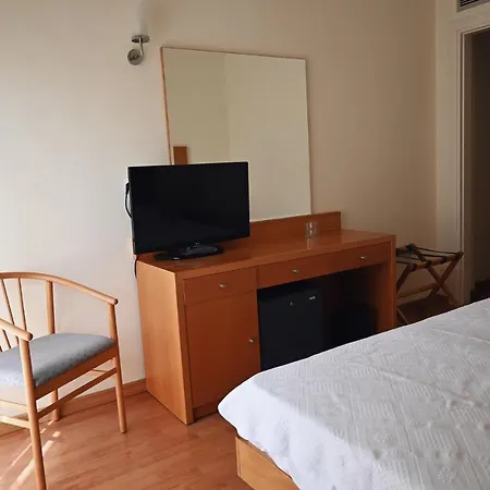 安吉拉套房酒店 3* Rhodes City